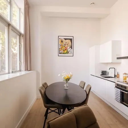 Spacious Duplex In Centre With Free Parking Apartamento Róterdam
